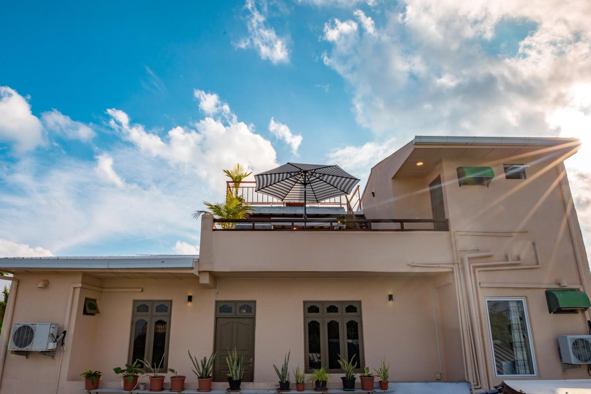 Nemo Inn Omadhoo Exterior foto
